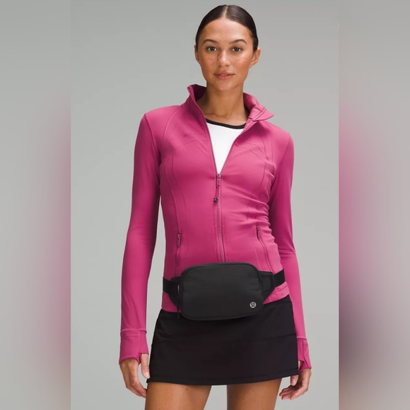 Lululemon Athletica Black Minimalist Crossbody Bag - Picture 6 of 8